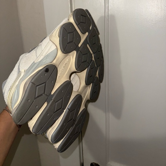 New Balance 9060 - Picture 7 of 7